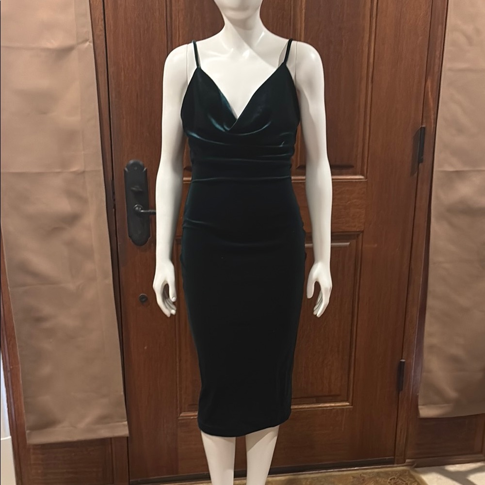 Lulu's Deep Green Velvet Midi Dress